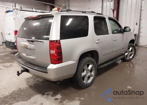 2014 Chevrolet Tahoe Ls z USA, uszkodzony, nr VIN 1GNSCAE01ER247701